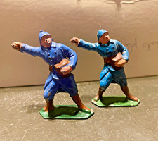 QUIRALU COFALU LOT  2 SOLDATS LANCEUR DE GRENADE en plomb marqué BF jouet ancien