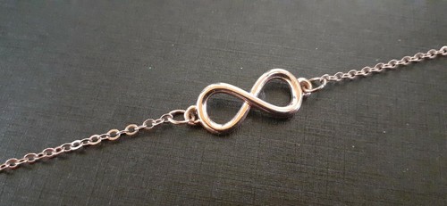 Bracelet chaîne signe infinie