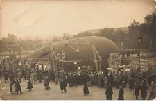 Carte Photo - Dirigeable - Zeppelin L 49 capturé aux allemands, exposé aux T