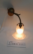 UNE ANCIENNE APPLIQUE BRONZE DORÉE ET TULIPE EN VERRE MOULÉ ART NOUVEAU