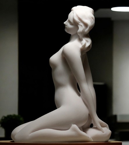 Sculpture statue figurine - , en