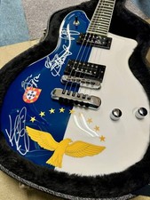 Guitare électrique signée