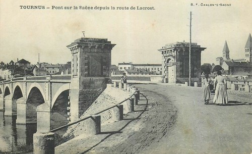 Tournus pont - le,