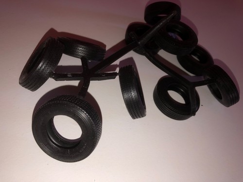 Italeri 10 pneus - 10,