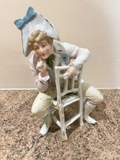 Ancien sujet en biscuit peint