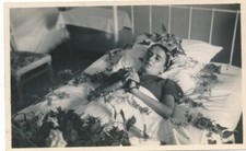 Snapshot Boma 13 mars 1944 femme woman post-mortem mort dead lit mortuaire 