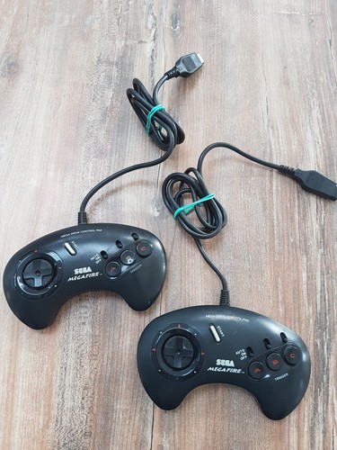 Lot manettes sega - de, 2