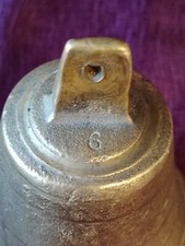 ancienne cloche en bronze Avec