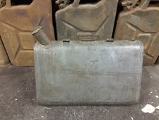 jerrican a essence triangulaire  ancien