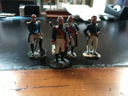 Figurines maréchaux et - 4,