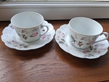 2 grosses tasses et sous tasse Déjeuners   Porcelaine  Limoges décor de roses