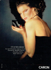 publicité Advertising 0323 1978   Caron maquillage  luxe facile  poudre compacte