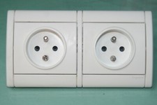 LEGRAND SAGANE  double prises 2p+t horizontal OPALIS  85007  850 07