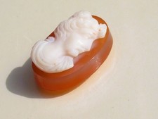 TRES BEAU PETIT CAMEE en AGATE