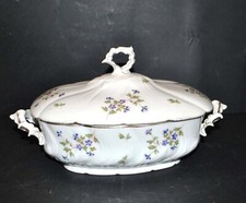 LIMOGES Soupière légumier ancien en porcelaine modèle Barbeau bleuet