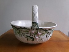 Panier en Faience portugaise à décor floral