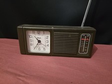 Ancien radio réveil en