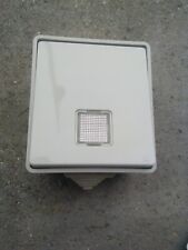 1 bouton  poussoir ancien