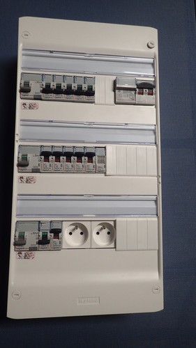 Tableau electrique legrand - tableau,