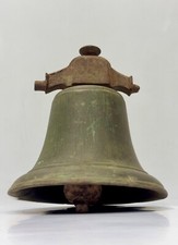 Ancienne cloche marine en