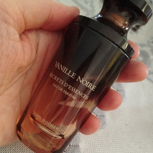 Yves rocher secrets - yves,