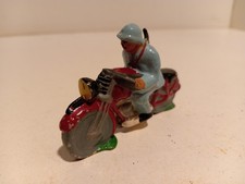 Quiralu moto Monet Goyon 500