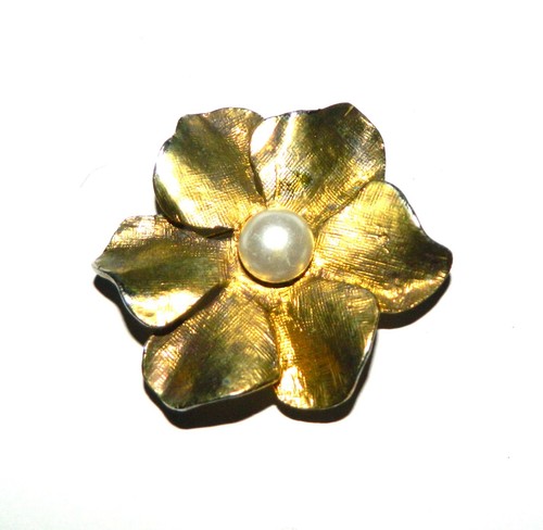 broche metal