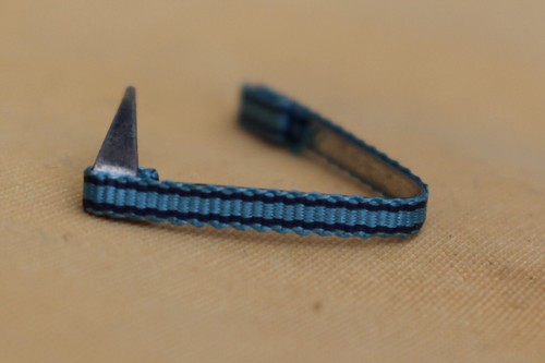 Fixe ruban rappel boutonnière