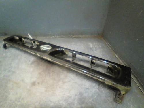Calandre nissan terrano - nissan,