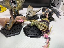 Lot de 5 figurines Monster