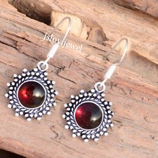 Boucle d'oreille ancienne en