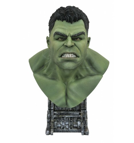Diamond select toys legends - toys,