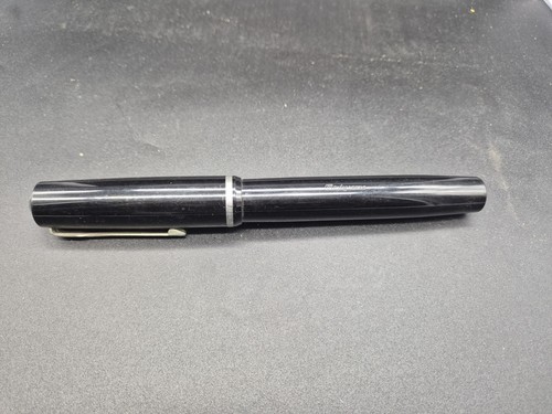 Vieille plume - b),