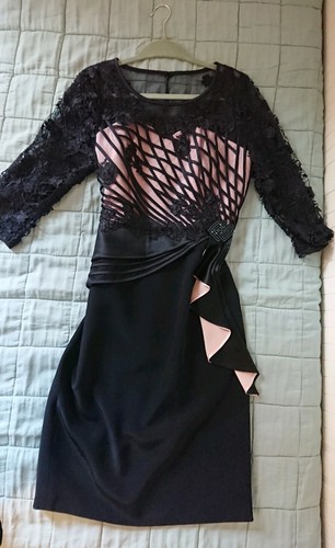 Jolie robe longueur genou - , de