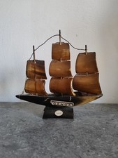 Bateau En Corne Fait Main En Italie. Vingage