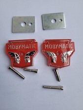 Mobylettes Motobécane.  Paire têtes gauloises MOBYMATIC 