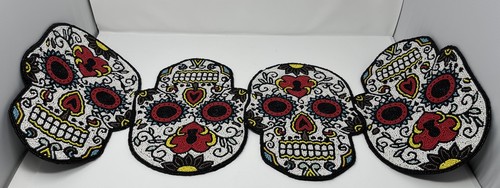 Beaded skulls table - beaded, runner