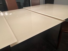 table à manger extensible, pieds bois teintés wengé, plateau verre beige 240X105