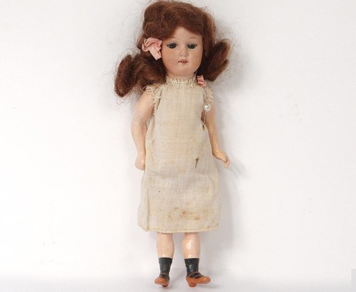 Poupée mignonnette marcheuse