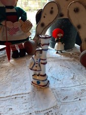 Ancien Petit Flacon De Parfum ?  vieux paris ? Personnage marquis