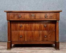 Commode époque Empire en noyer et bronzes dorés vers 1810-1820