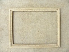 CADRE ANCIEN 1950 - 1960,  blanc sur fond Or. Feuillure 40,2 X 30,5 cm
