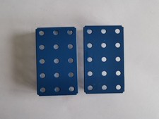 MECCANO LOT DE 2 PLAQUES A REBORD BLEUES 6x4 cm 3x5 trous ref 51