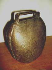 ANCIENNE CLOCHE DE VACHE