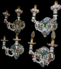 Quatre appliques murales baroques vénitiennes Capodimonte avec putti