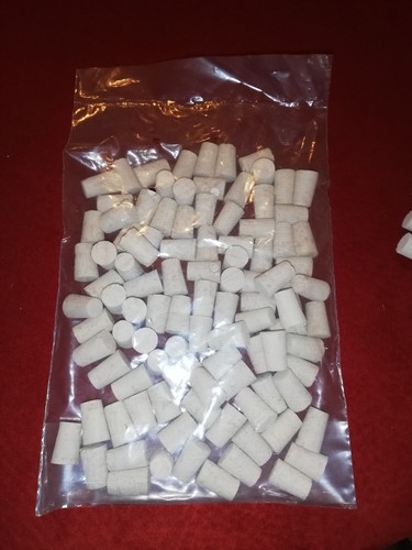 Lot 100 petits bouchons - de,