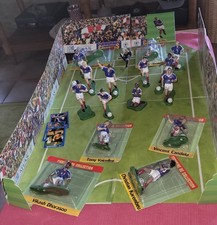LOT DE PLUSIEURS FIGURINES EN PLOMB COUPE DU MONDE FOOTBALL 1998,AVEC LE PLATEAU