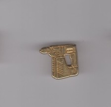 Pin's outillage / Perceuse AEG (doré signé Sofrec)
