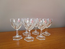6 Grands  Verres à vin/ eau