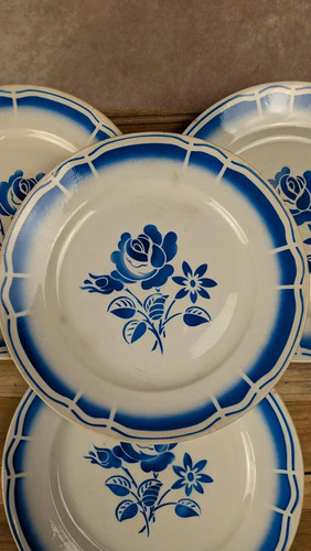 Lot assiettes - 4,